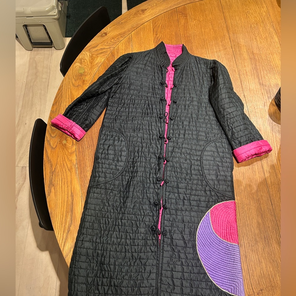 REVERSIBLE BLACK AND PINK OPEN COAT/DRESS